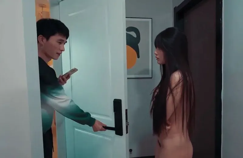 Cho cô gái nhà kế bên trần chuồng ở nhờ vì bị chồng đuổi ra khỏi nhà